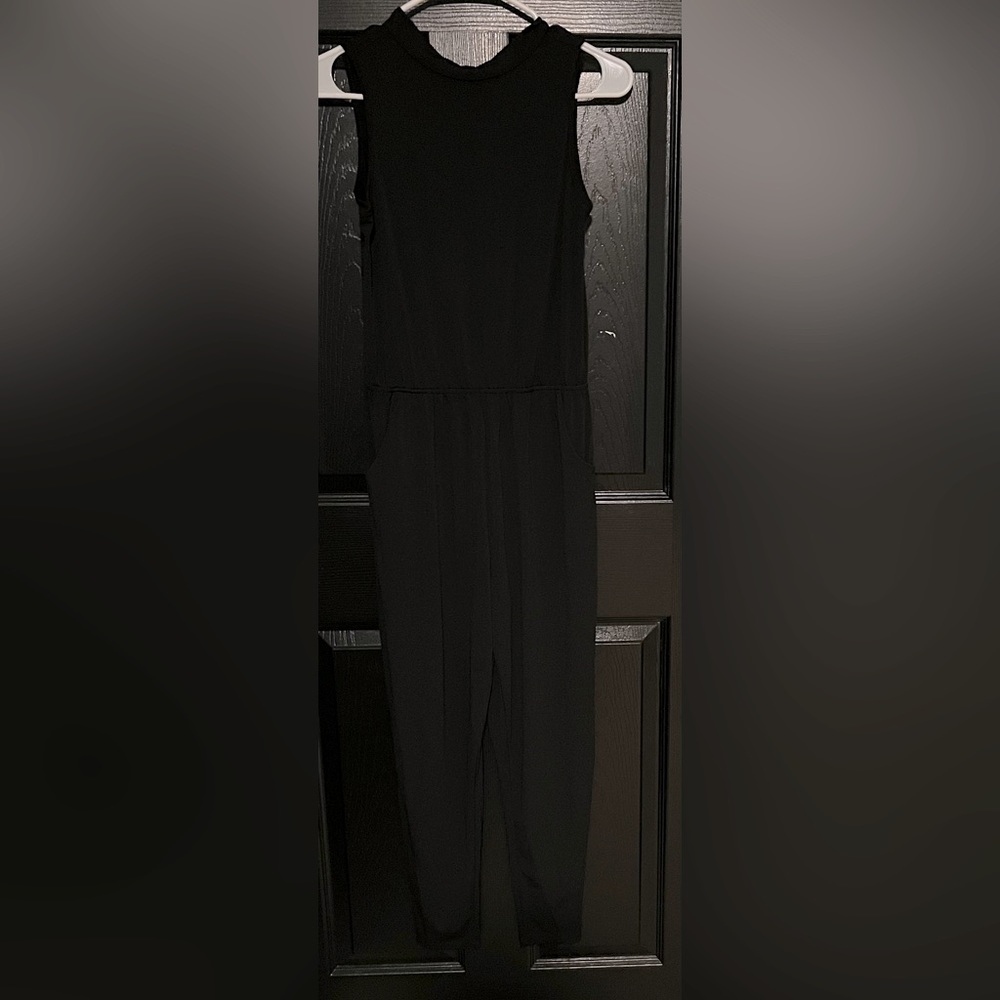 Women’s Black Jumper with Pockets